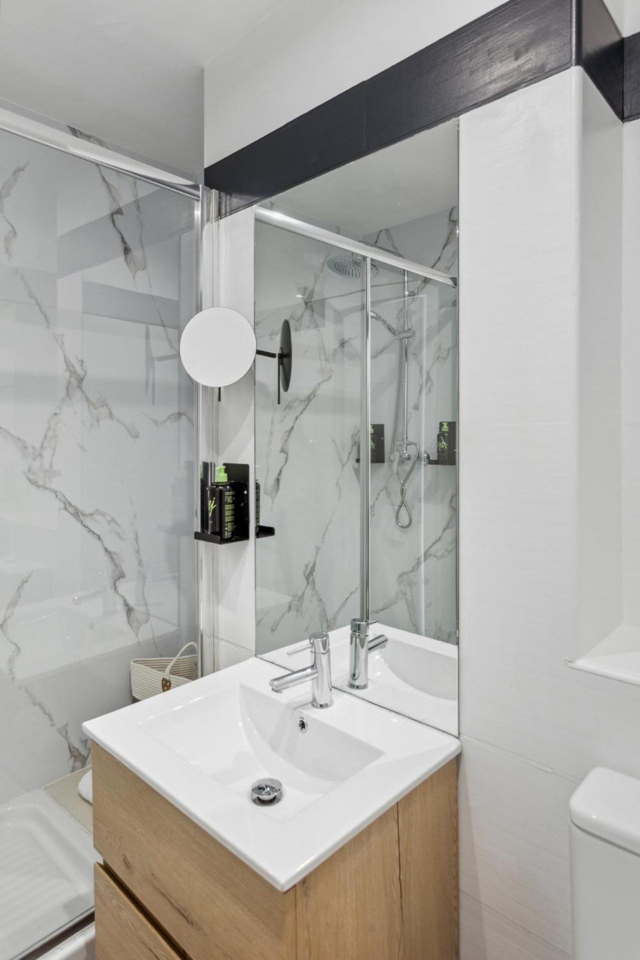 Limehome Madrid Calle De La Paloma Экстерьер фото