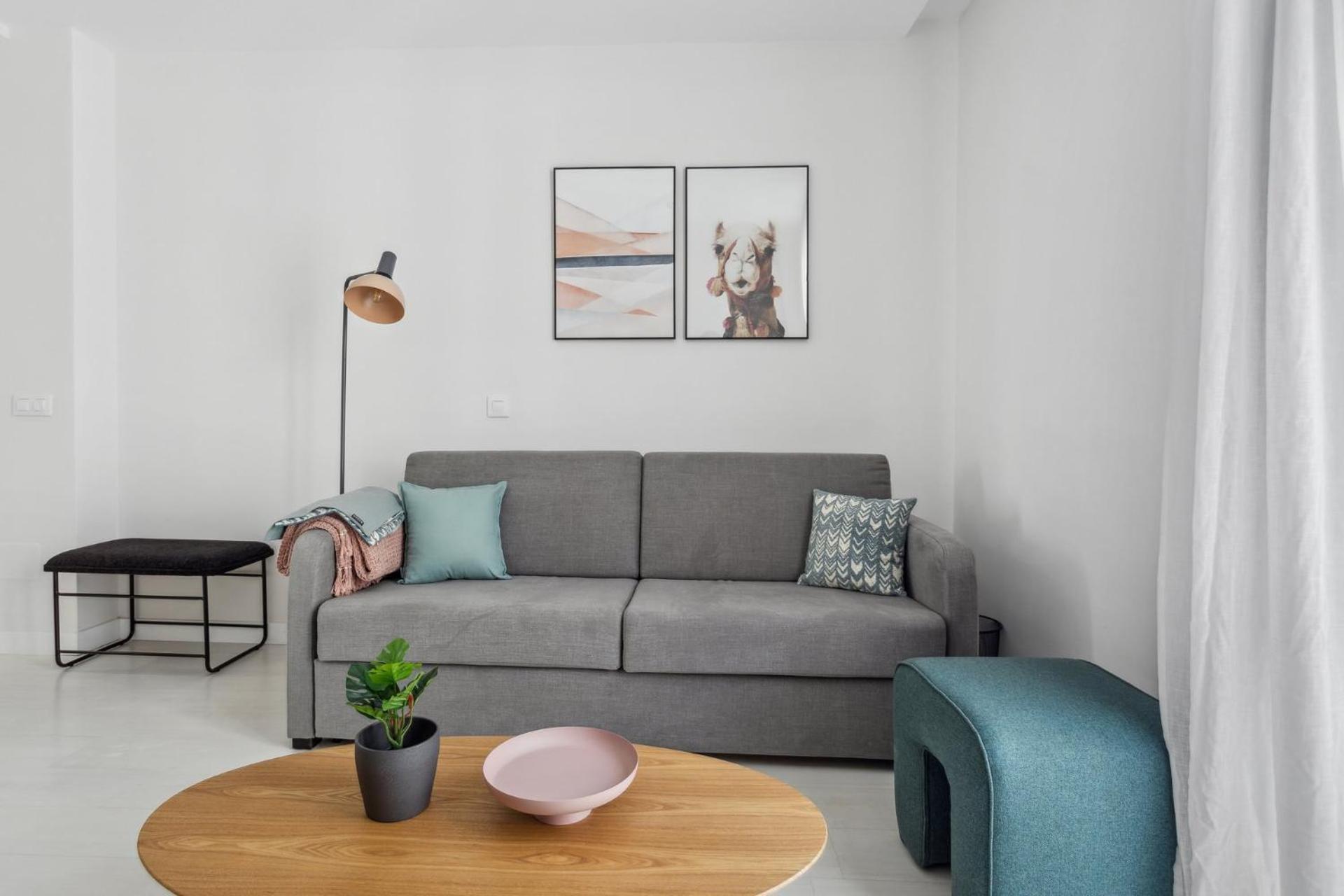 Limehome Madrid Calle De La Paloma Экстерьер фото