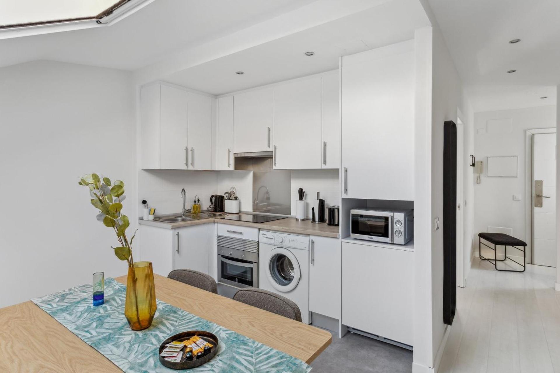 Limehome Madrid Calle De La Paloma Экстерьер фото