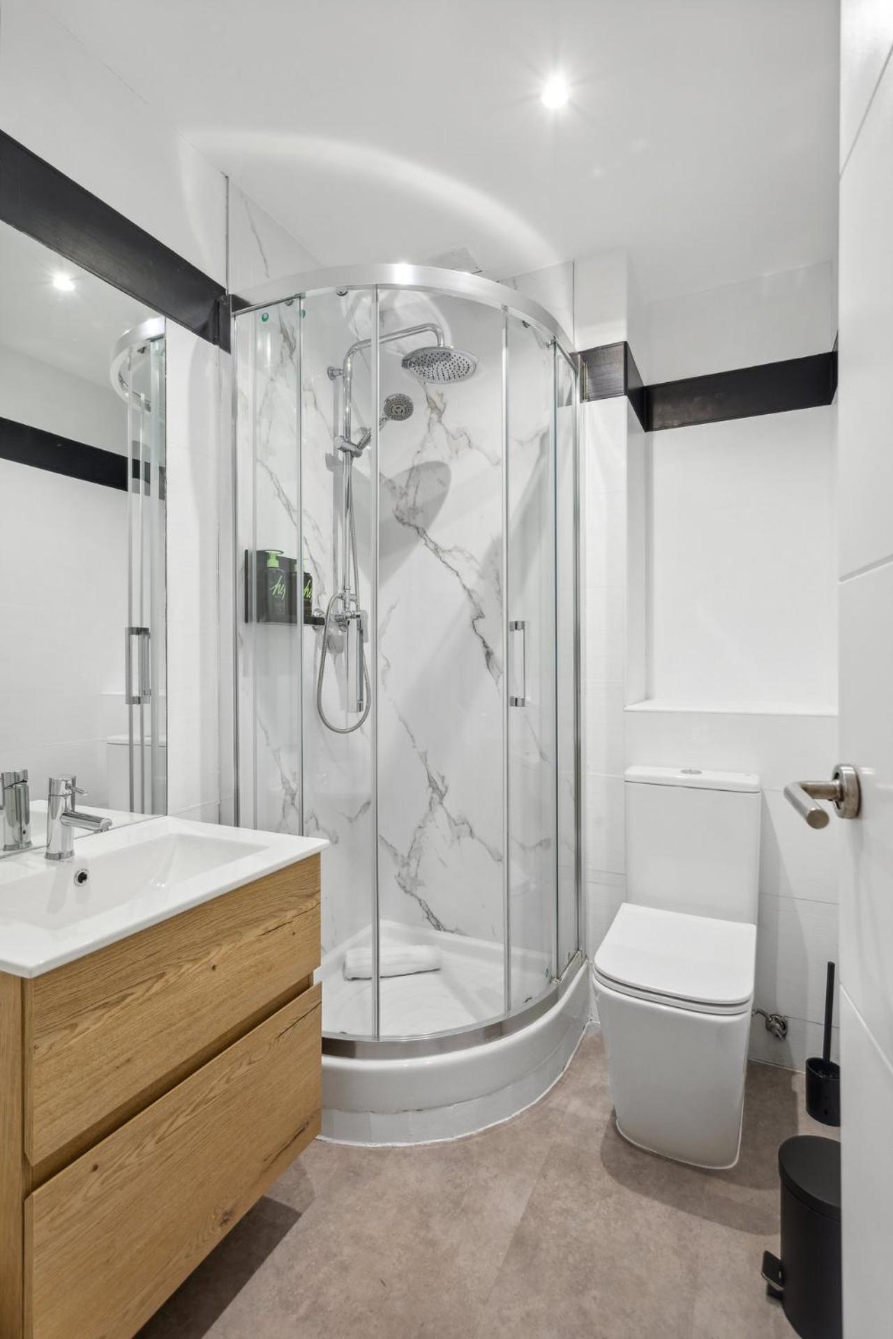 Limehome Madrid Calle De La Paloma Экстерьер фото