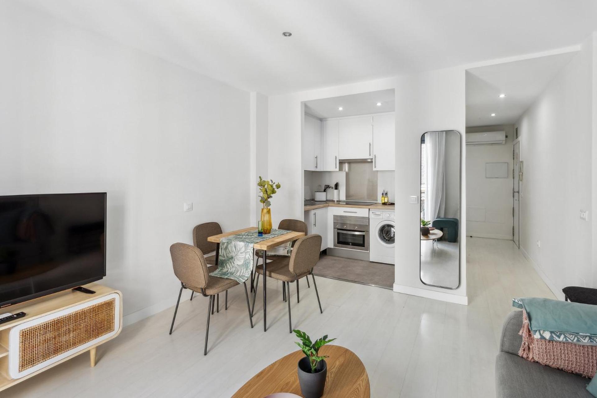 Limehome Madrid Calle De La Paloma Экстерьер фото