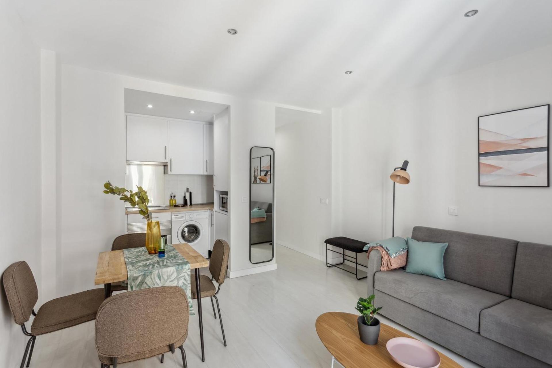 Limehome Madrid Calle De La Paloma Экстерьер фото