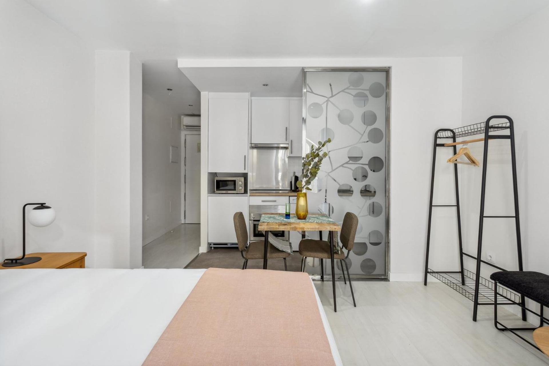 Limehome Madrid Calle De La Paloma Экстерьер фото