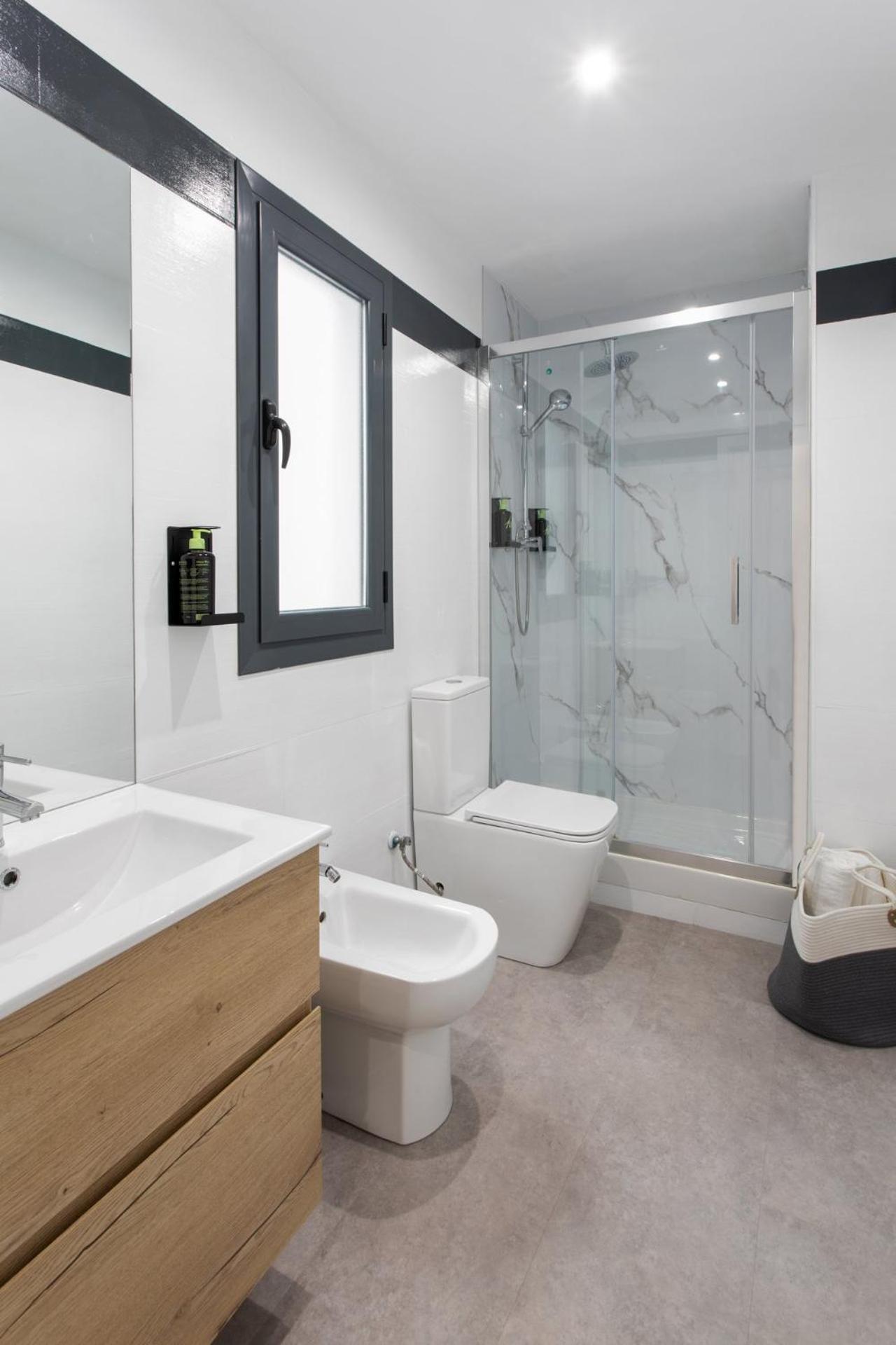 Limehome Madrid Calle De La Paloma Экстерьер фото