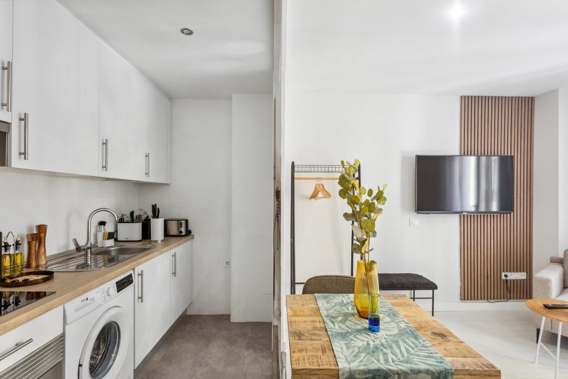 Limehome Madrid Calle De La Paloma Экстерьер фото