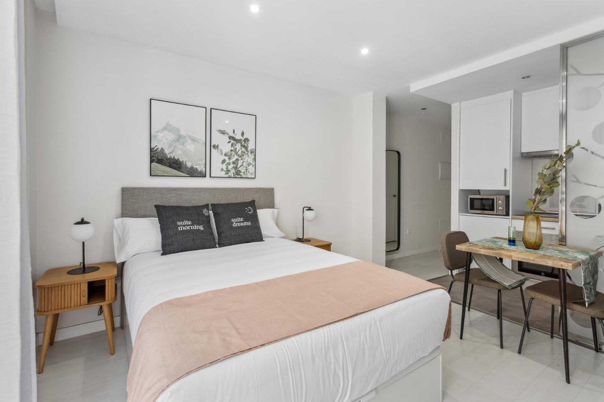 Limehome Madrid Calle De La Paloma Экстерьер фото