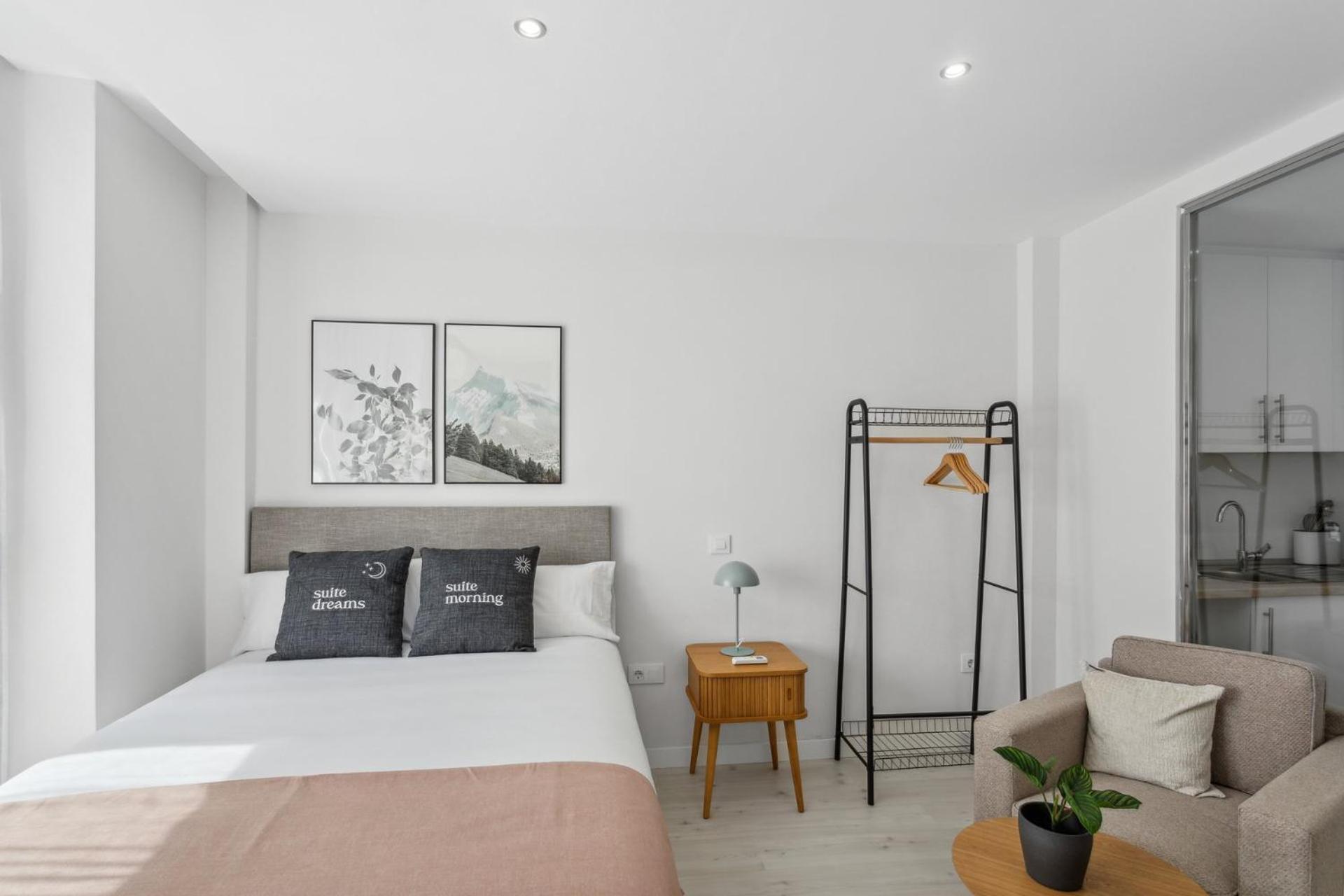 Limehome Madrid Calle De La Paloma Экстерьер фото