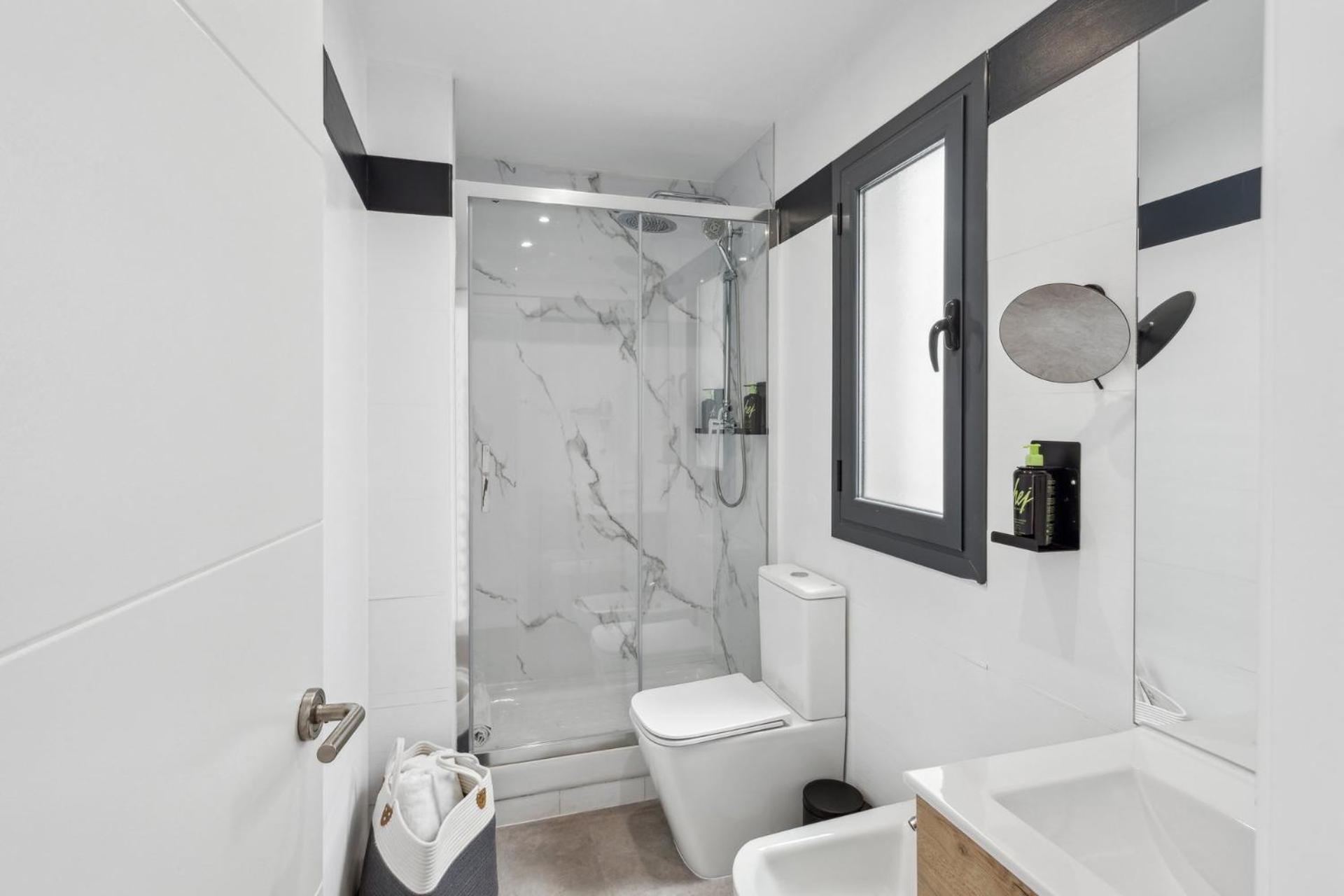 Limehome Madrid Calle De La Paloma Экстерьер фото