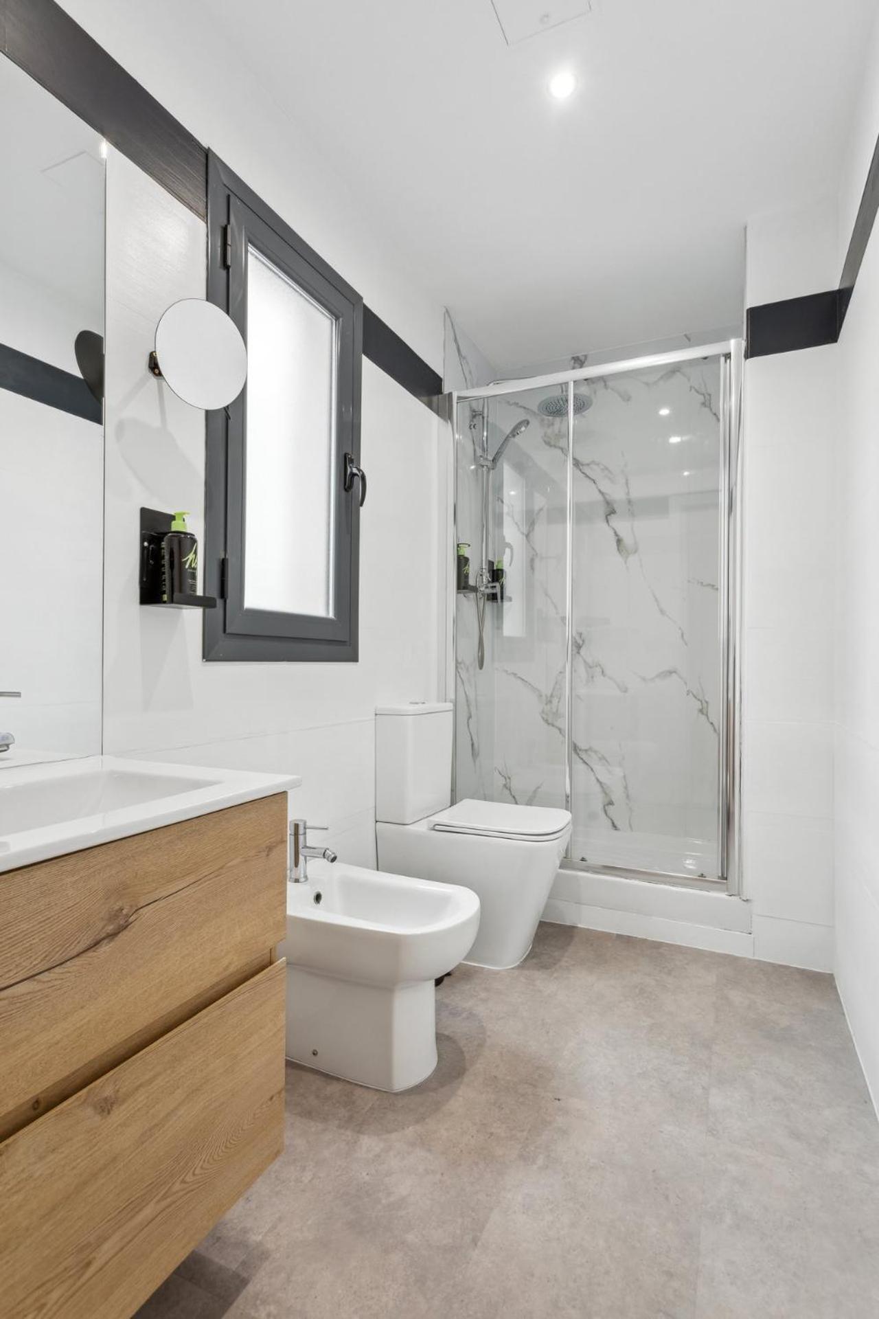 Limehome Madrid Calle De La Paloma Экстерьер фото