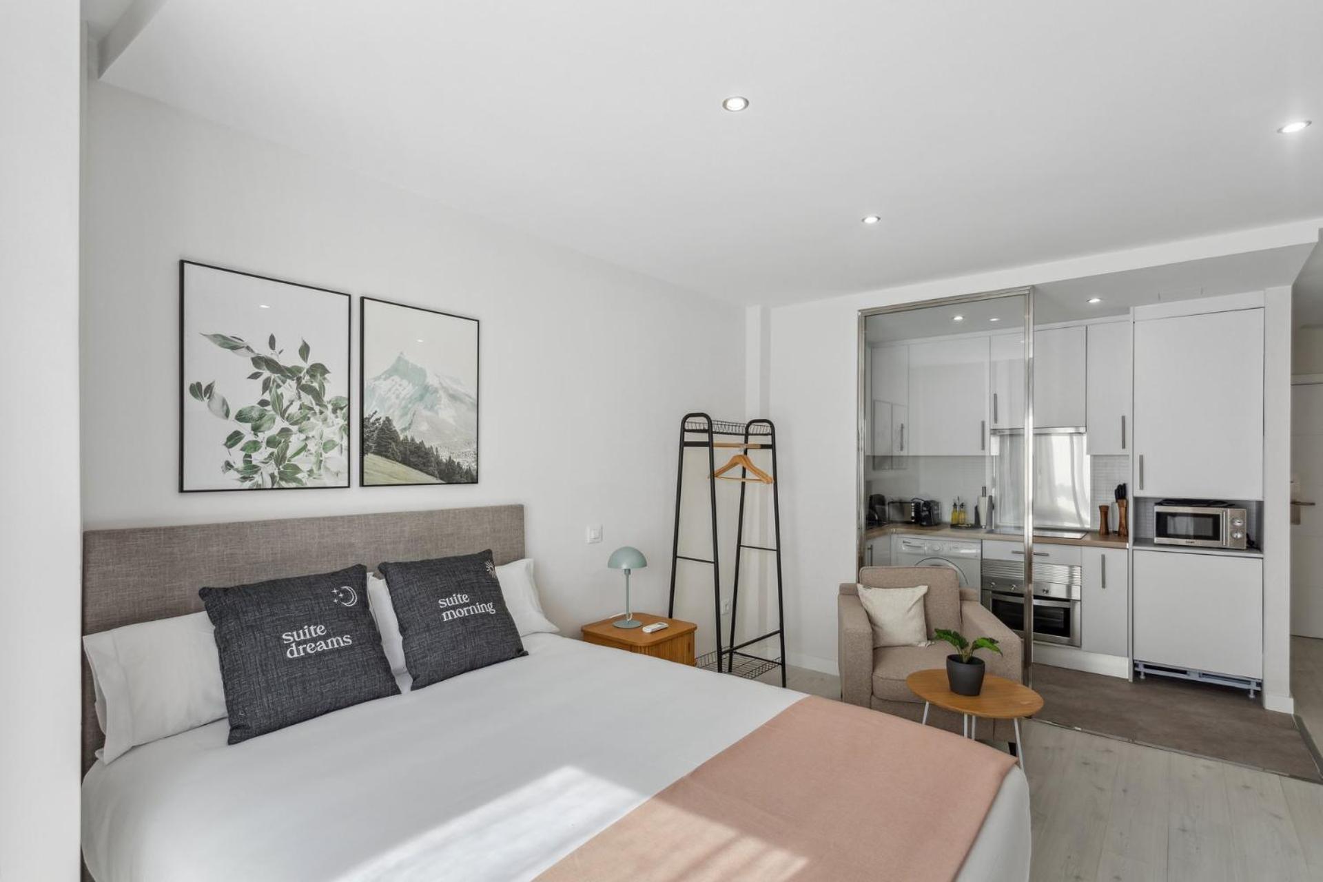 Limehome Madrid Calle De La Paloma Экстерьер фото