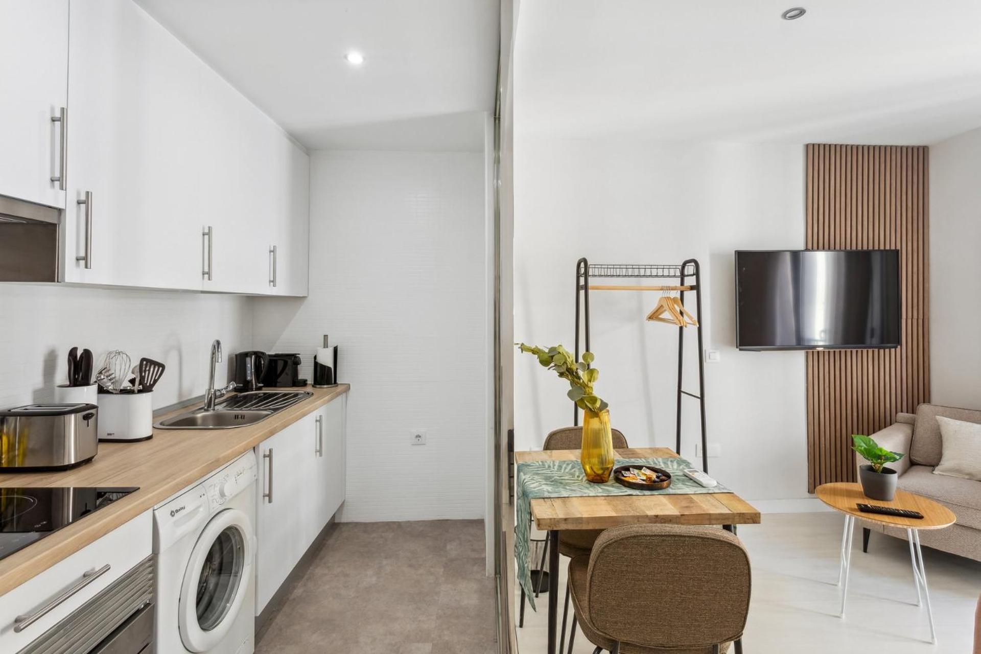 Limehome Madrid Calle De La Paloma Экстерьер фото